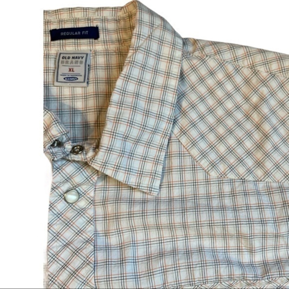 Old Navy Size Xl Regular Fit Pearly Buttons / Snap - image 3